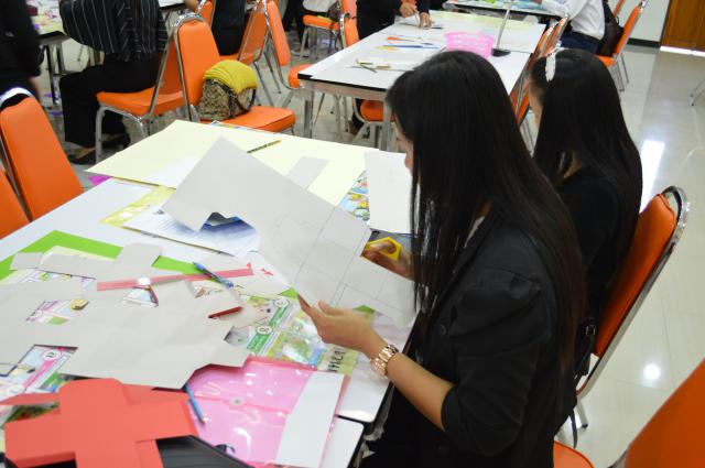 1. อบรมเชิงปฏิบัติการเรื่อง“การพัฒนาและผลิตสื่อส่งเสริมการเรียนรู้ในงานห้องสมุด”